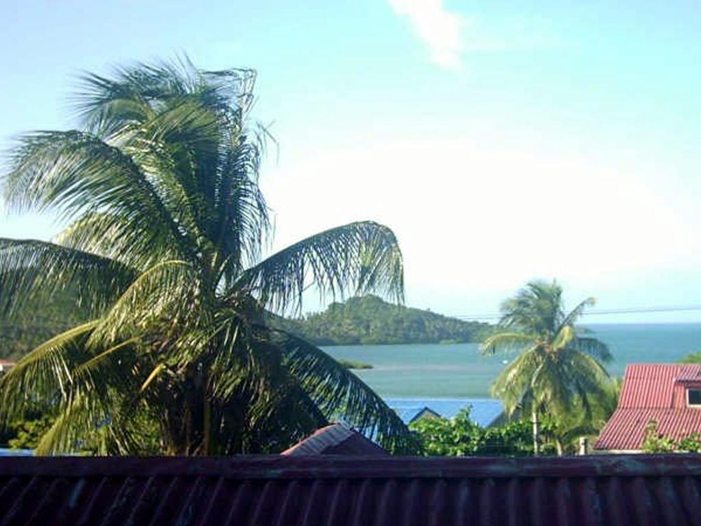 Hotel Flemming Tree Providencia Island Bagian luar foto