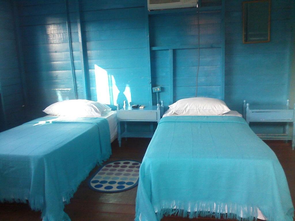 Hotel Flemming Tree Providencia Island Bagian luar foto