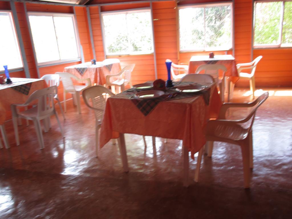 Hotel Flemming Tree Providencia Island Bagian luar foto