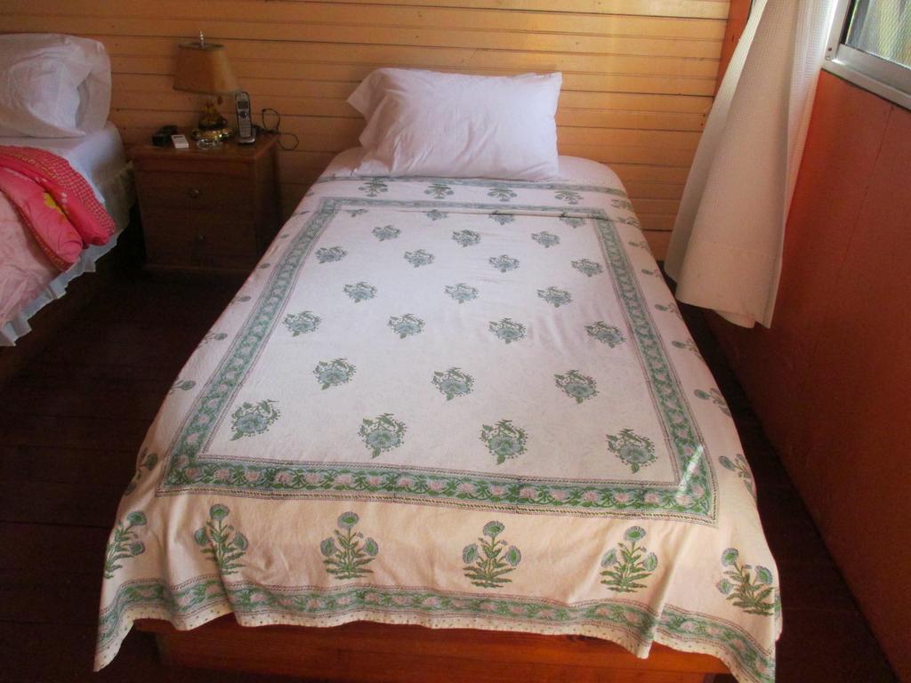 Hotel Flemming Tree Providencia Island Bagian luar foto