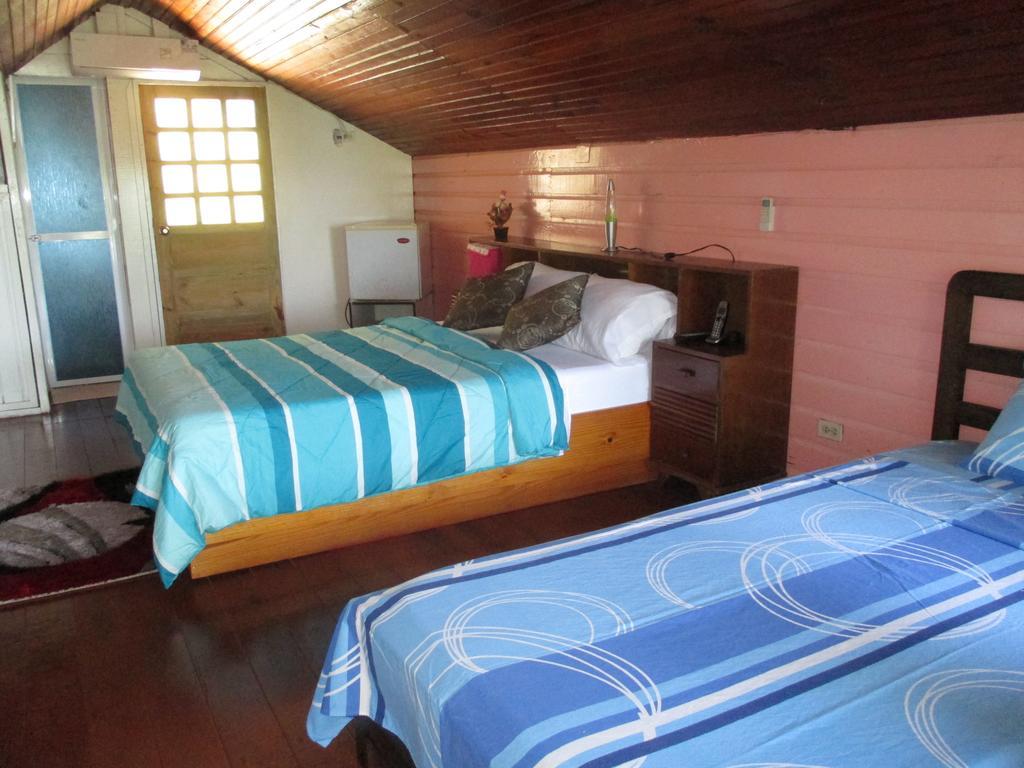Hotel Flemming Tree Providencia Island Bagian luar foto