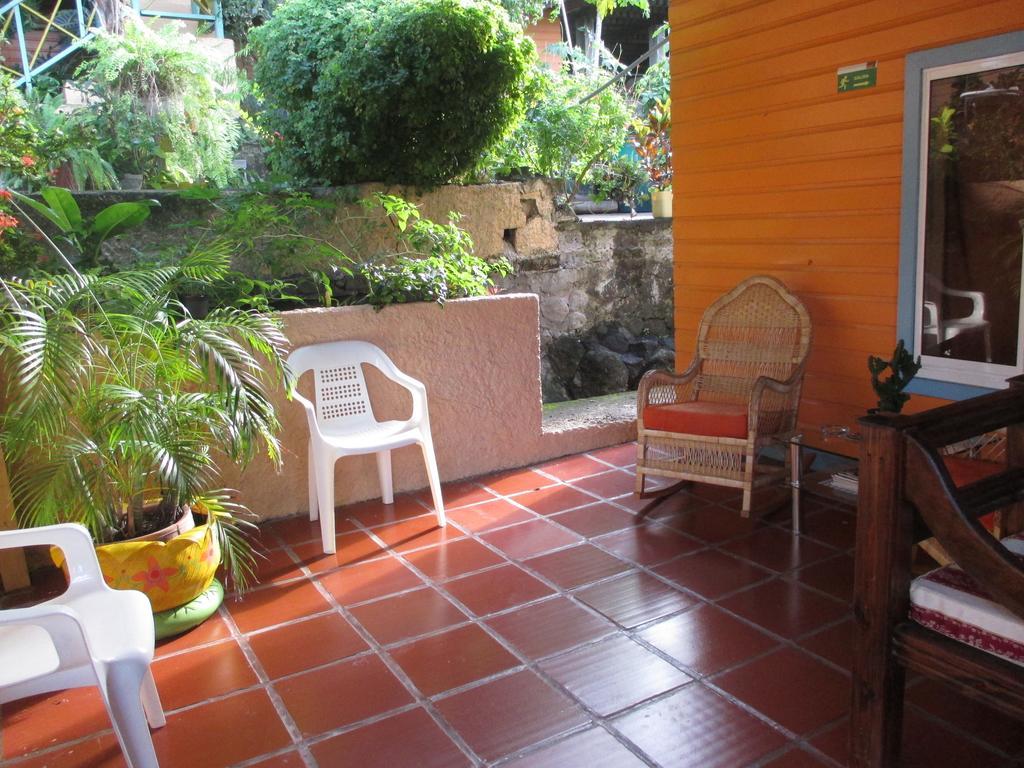 Hotel Flemming Tree Providencia Island Bagian luar foto