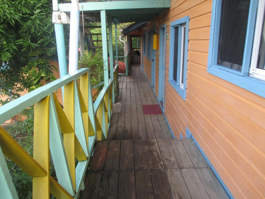 Hotel Flemming Tree Providencia Island Bagian luar foto