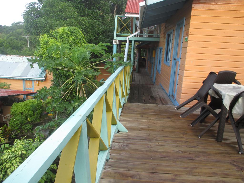 Hotel Flemming Tree Providencia Island Bagian luar foto