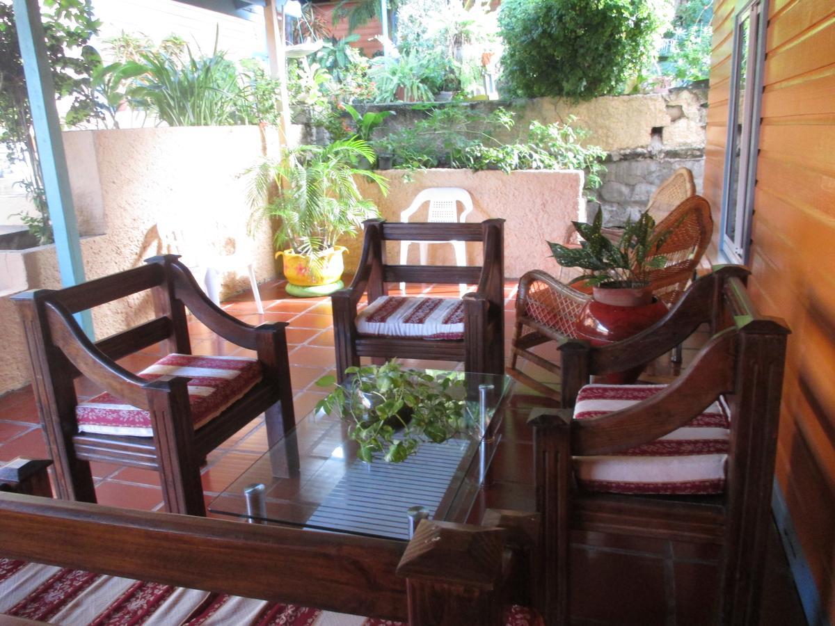 Hotel Flemming Tree Providencia Island Bagian luar foto